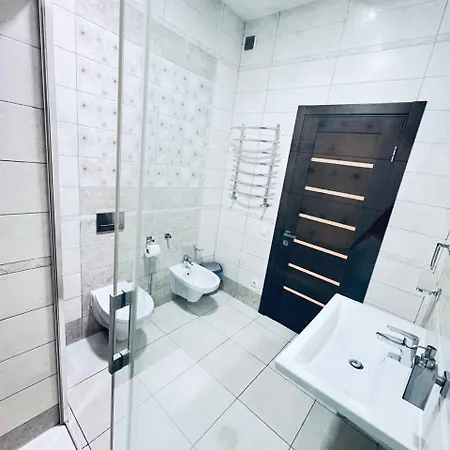 Tsekhova 1 Street Apartment Lemberg