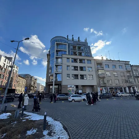 Tsekhova 1 Street Apartamento Leópolis