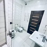 Tsekhova 1 Street Apartment Lviv