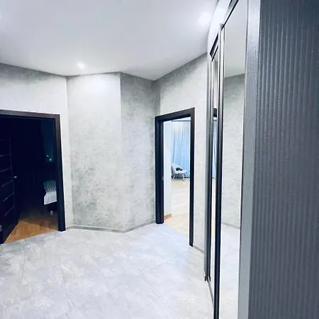 Tsekhova 1 Street アパート