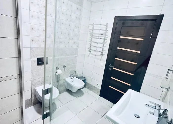 Tsekhova 1 Street アパート リヴィウ